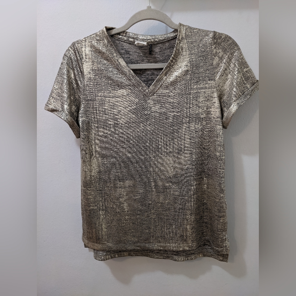 V-neck metallic short sleeve shirt